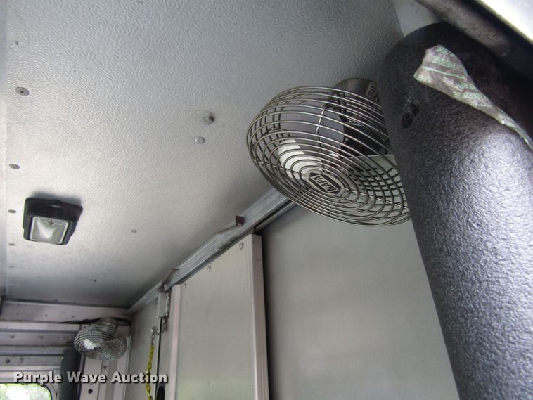 image for item GQ9105 1994 Utilimaster Aeromate  delivery truck