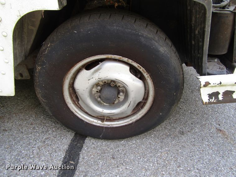 image for item GQ9105 1994 Utilimaster Aeromate  delivery truck