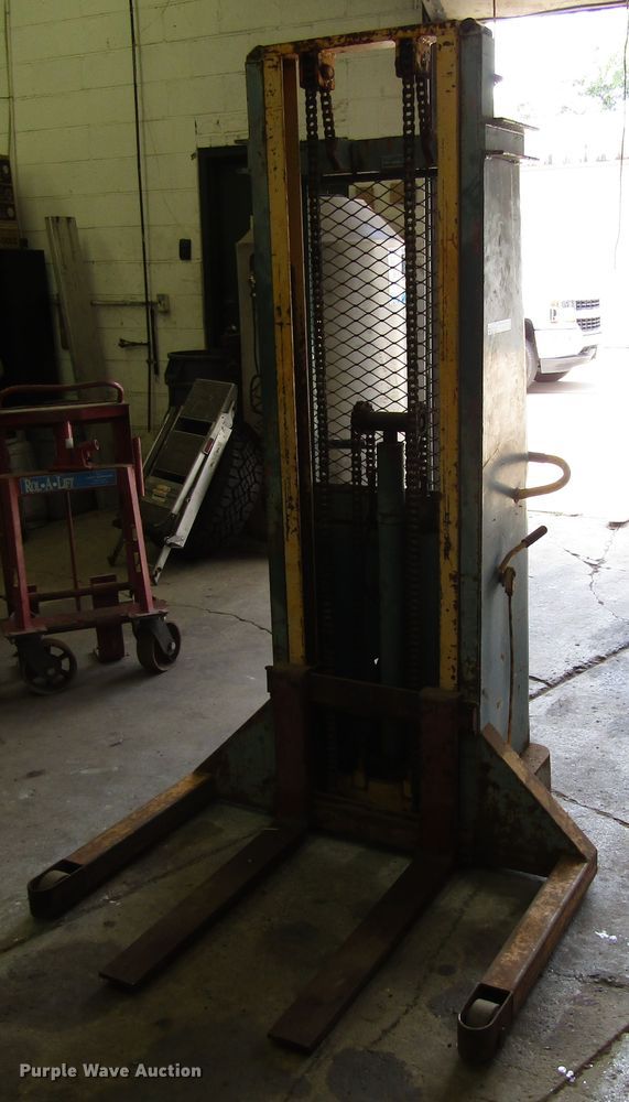 image for item GQ9107 Walkie Stacker forklift