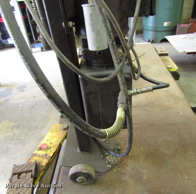 image for item GQ9108 Mid-Rise lift