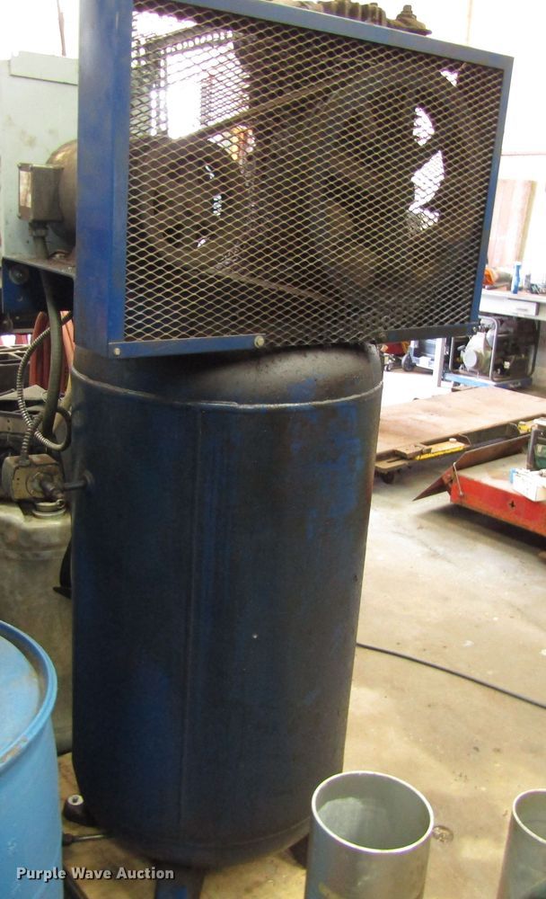 image for item GQ9109 1997 Castair  air compressor