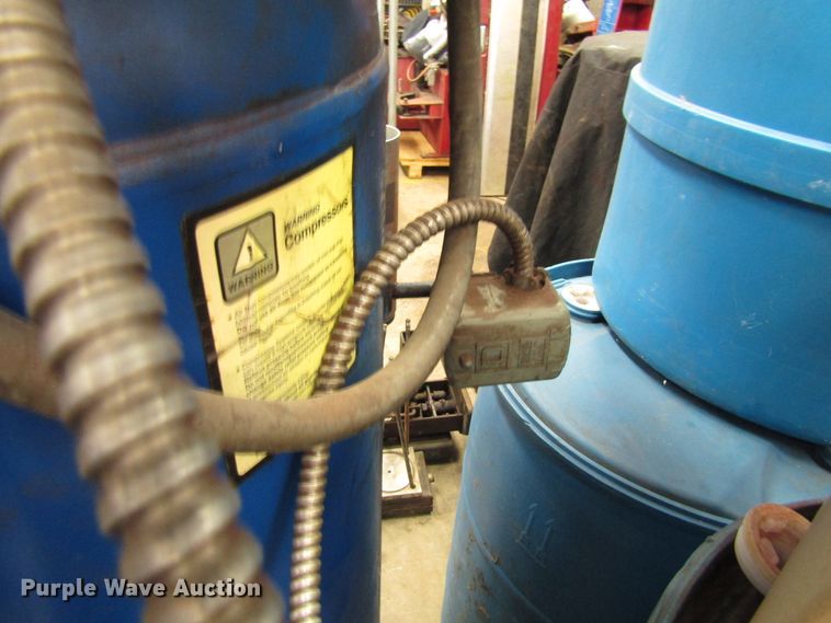 image for item GQ9109 1997 Castair  air compressor