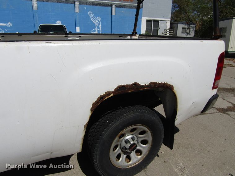 image for item GQ9113 2008 GMC Sierra 1500  pickup truck