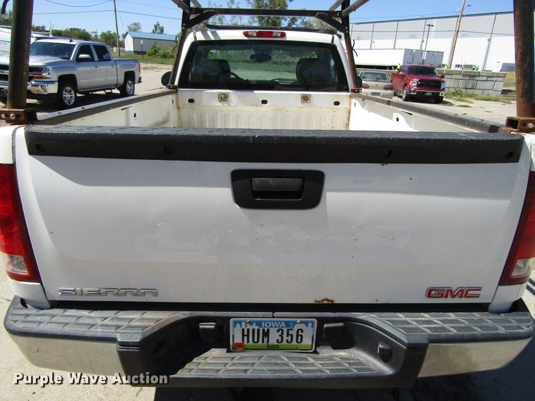 image for item GQ9113 2008 GMC Sierra 1500  pickup truck