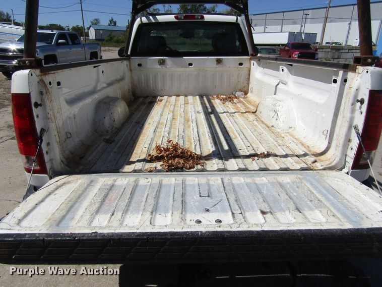 image for item GQ9113 2008 GMC Sierra 1500  pickup truck