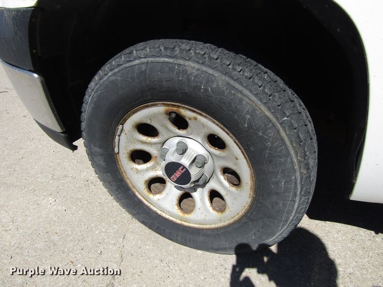 image for item GQ9113 2008 GMC Sierra 1500  pickup truck