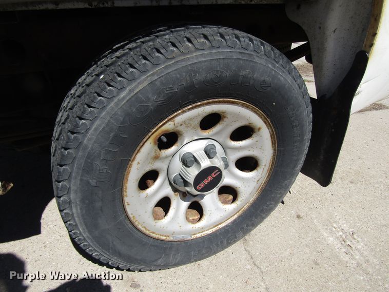 image for item GQ9113 2008 GMC Sierra 1500  pickup truck