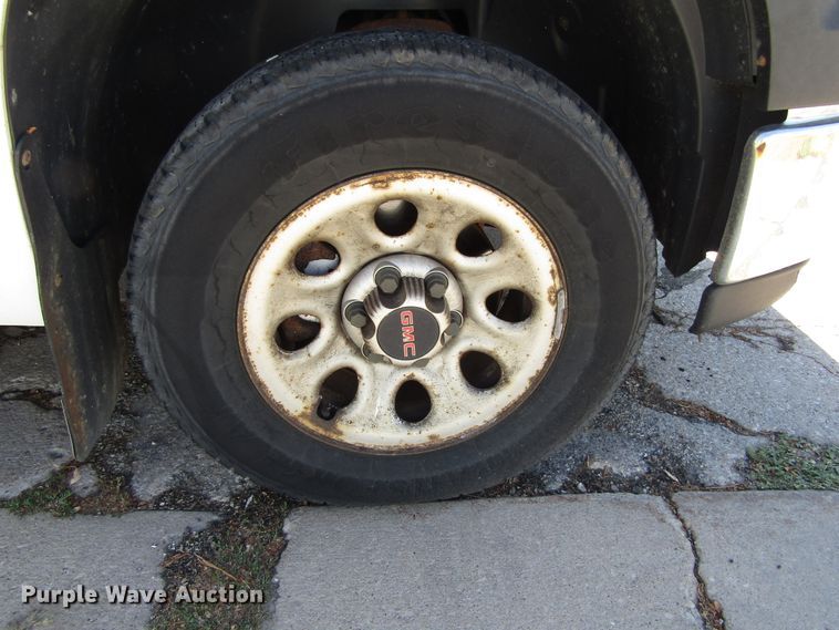 image for item GQ9113 2008 GMC Sierra 1500  pickup truck