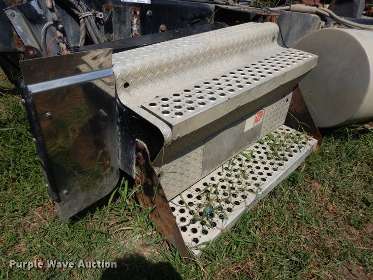 image for item GQ9755 (2) truck frames