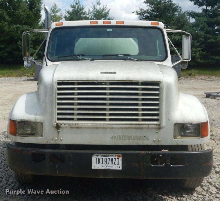 image for item GR9722 1993 International 4700  vacuum truck