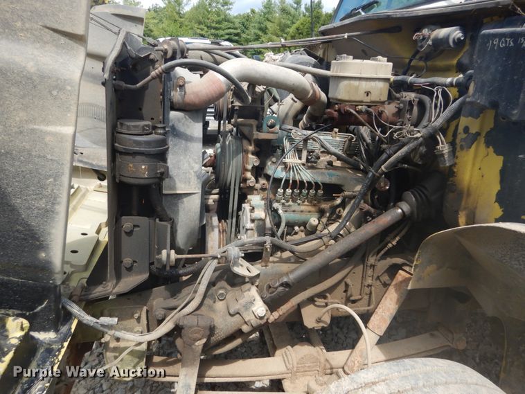 image for item GR9722 1993 International 4700  vacuum truck