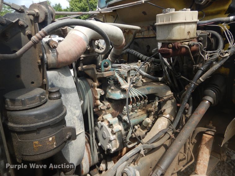 image for item GR9722 1993 International 4700  vacuum truck