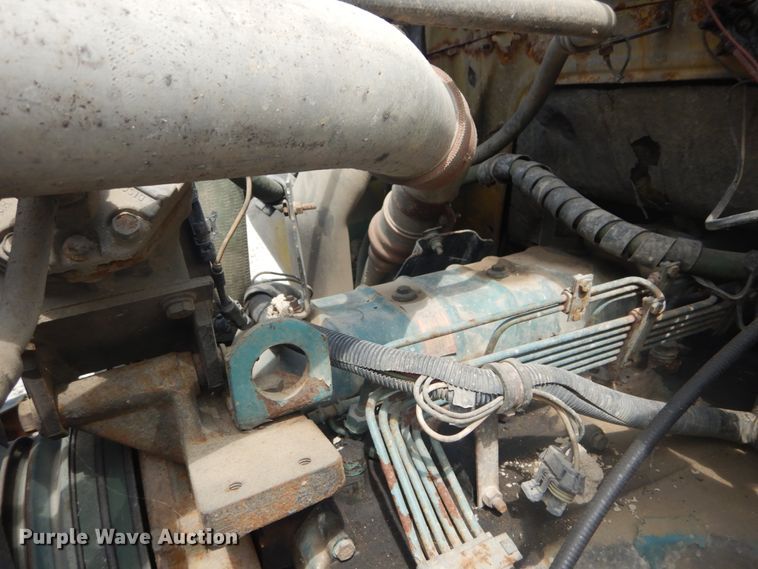 image for item GR9722 1993 International 4700  vacuum truck