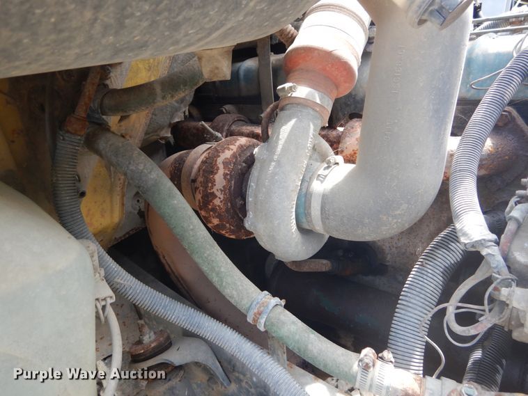 image for item GR9722 1993 International 4700  vacuum truck