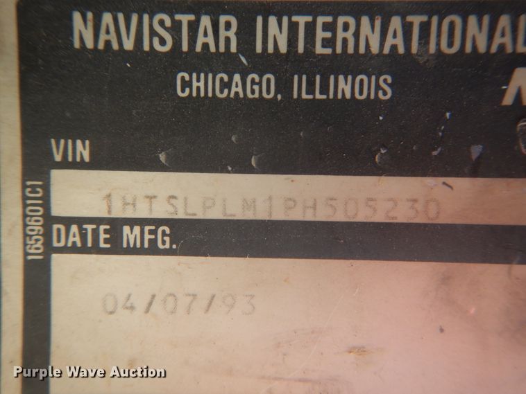 image for item GR9722 1993 International 4700  vacuum truck