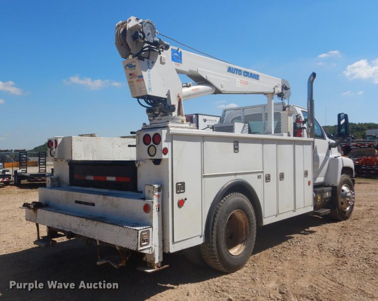 image for item GR9746 2005 Chevrolet C7500  service truck with crane