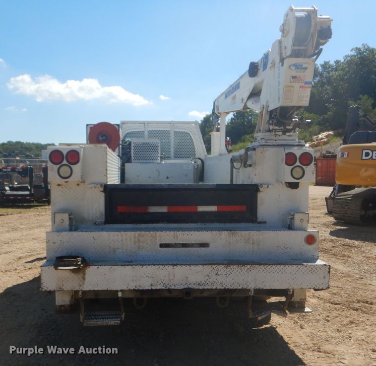 image for item GR9746 2005 Chevrolet C7500  service truck with crane