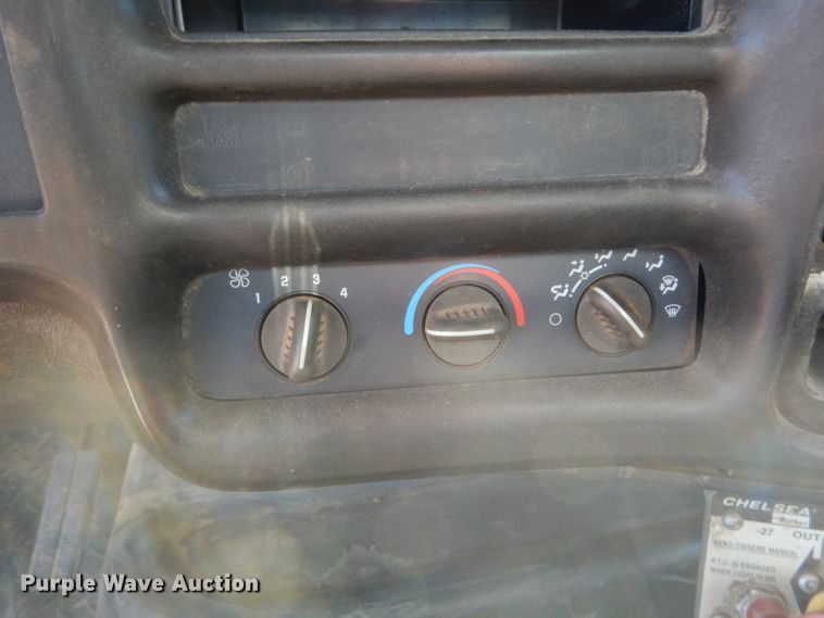 image for item GR9746 2005 Chevrolet C7500  service truck with crane