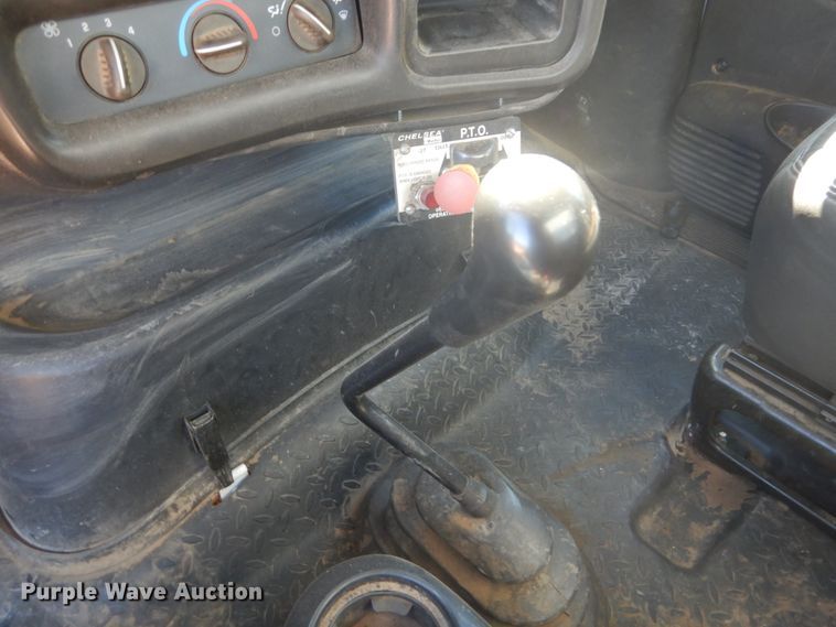 image for item GR9746 2005 Chevrolet C7500  service truck with crane