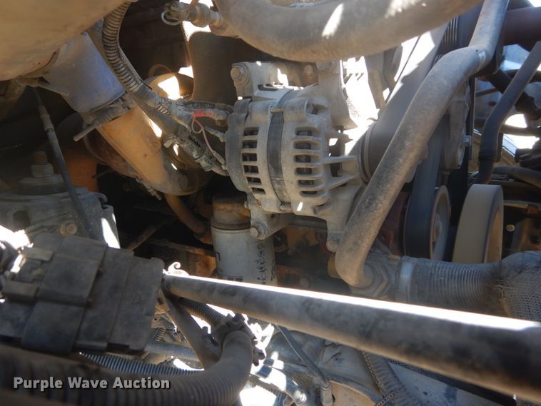 image for item GR9746 2005 Chevrolet C7500  service truck with crane