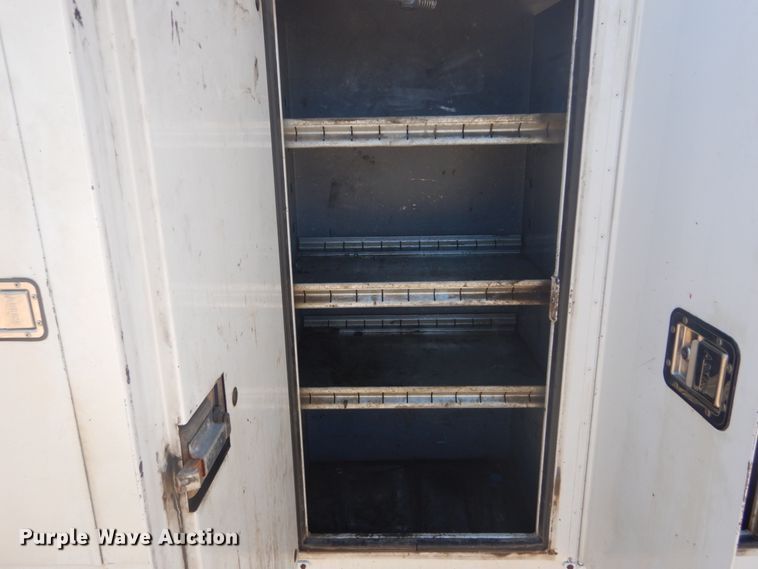 image for item GR9746 2005 Chevrolet C7500  service truck with crane