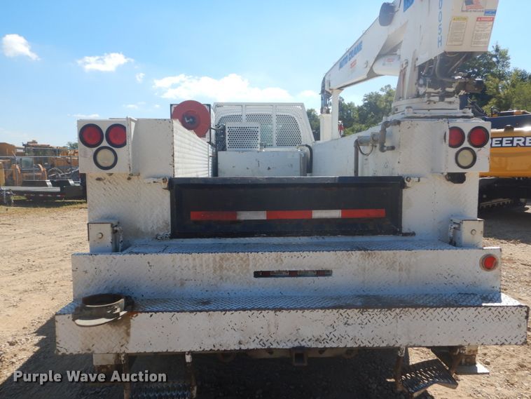 image for item GR9746 2005 Chevrolet C7500  service truck with crane