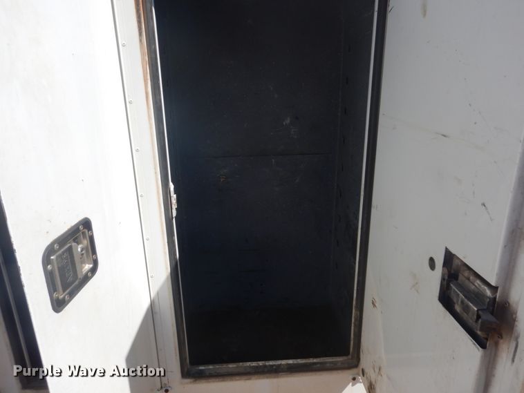 image for item GR9746 2005 Chevrolet C7500  service truck with crane