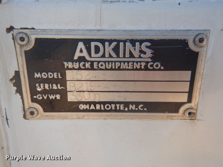 image for item GR9746 2005 Chevrolet C7500  service truck with crane