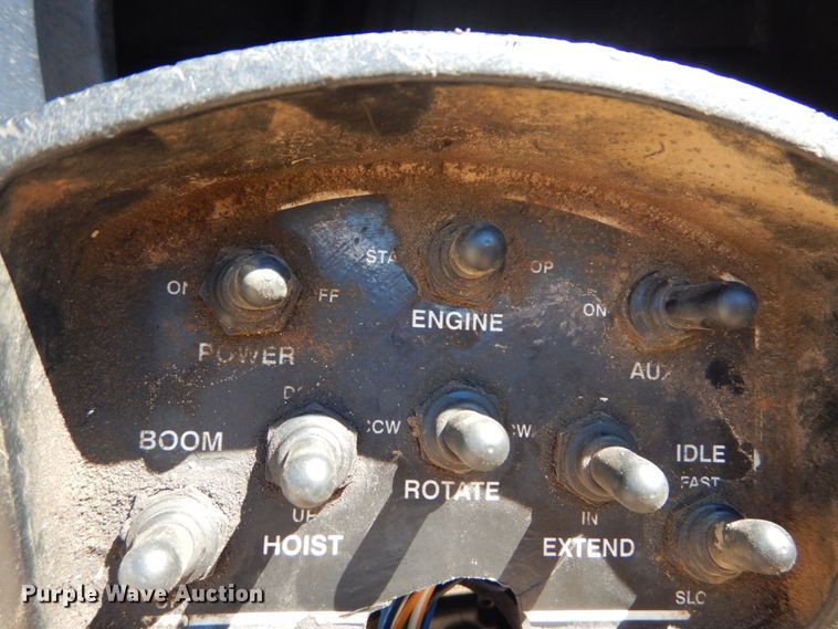 image for item GR9746 2005 Chevrolet C7500  service truck with crane