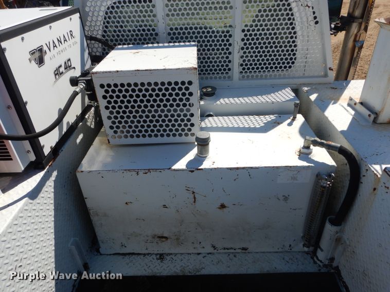 image for item GR9746 2005 Chevrolet C7500  service truck with crane