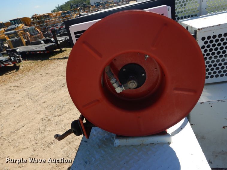 image for item GR9746 2005 Chevrolet C7500  service truck with crane