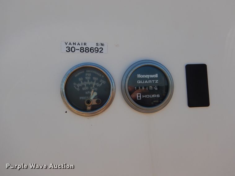 image for item GR9746 2005 Chevrolet C7500  service truck with crane