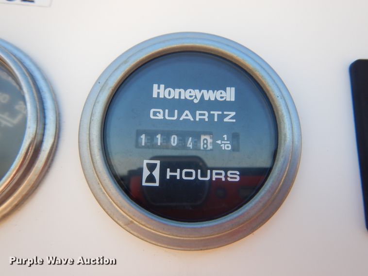 image for item GR9746 2005 Chevrolet C7500  service truck with crane