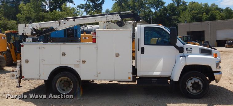 image for item GR9747 2006 Chevrolet C5500  service truck
