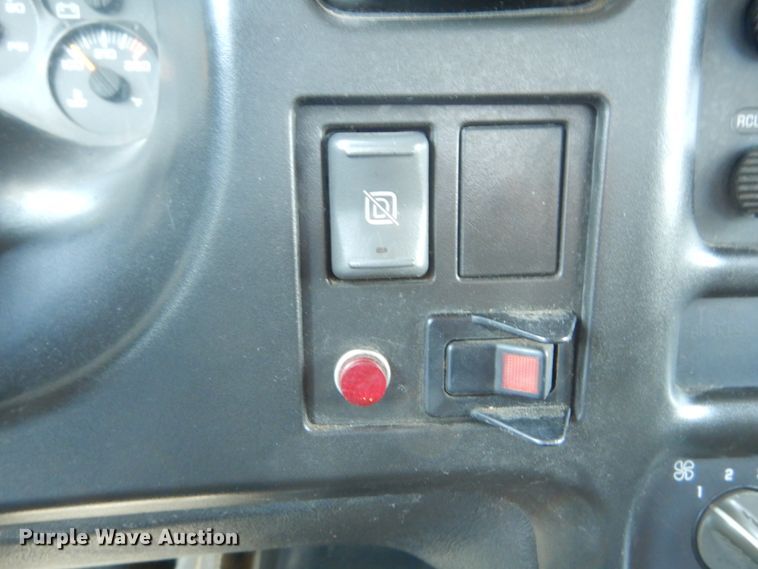 image for item GR9747 2006 Chevrolet C5500  service truck