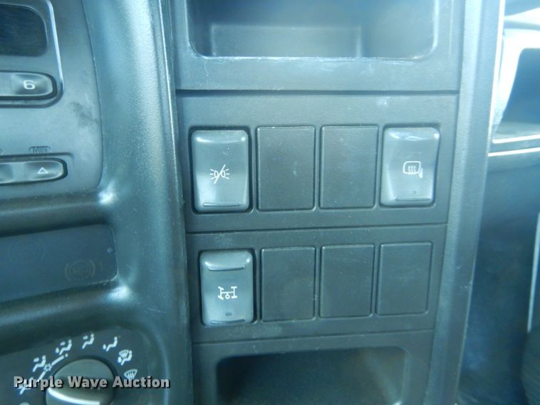 image for item GR9747 2006 Chevrolet C5500  service truck