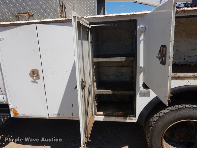 image for item GR9747 2006 Chevrolet C5500  service truck