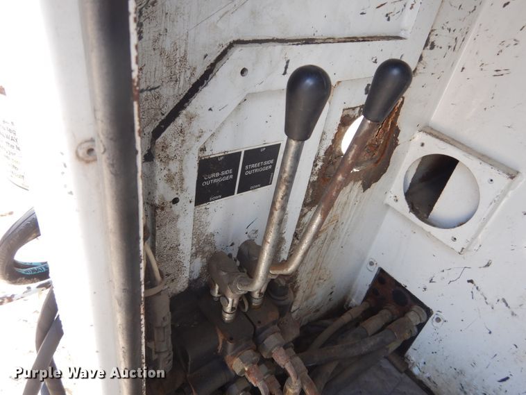 image for item GR9747 2006 Chevrolet C5500  service truck