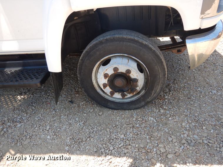image for item GR9747 2006 Chevrolet C5500  service truck