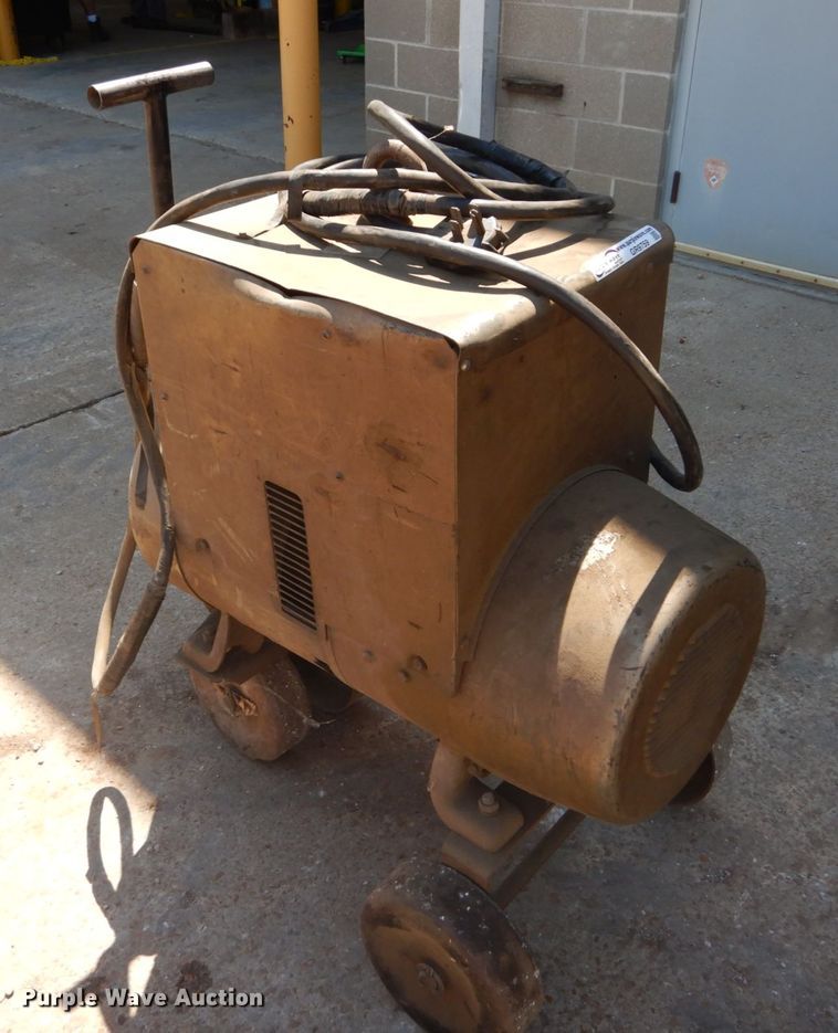 image for item GR9759 Hobart M300 AC/DC welder