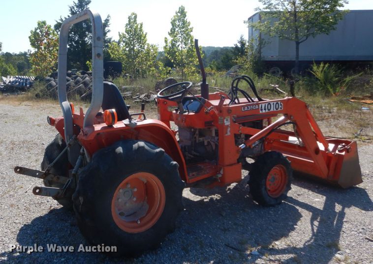 image for item GR9765 Kubota B2150  tractor