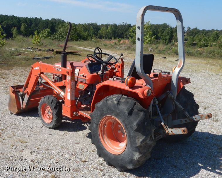 image for item GR9765 Kubota B2150  tractor