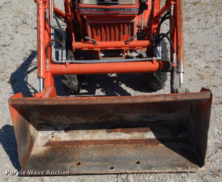 image for item GR9765 Kubota B2150  tractor