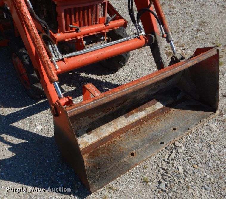 image for item GR9765 Kubota B2150  tractor