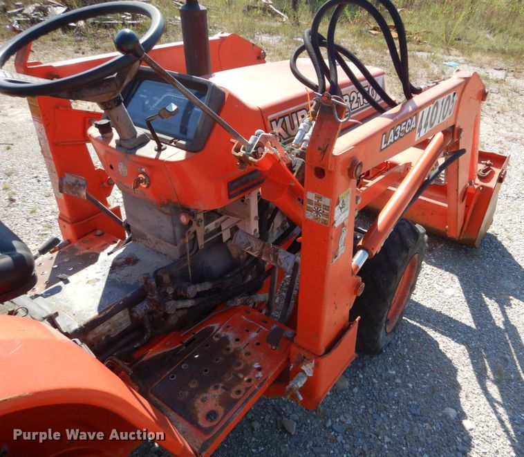 image for item GR9765 Kubota B2150  tractor