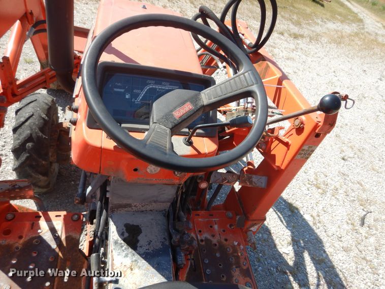 image for item GR9765 Kubota B2150  tractor
