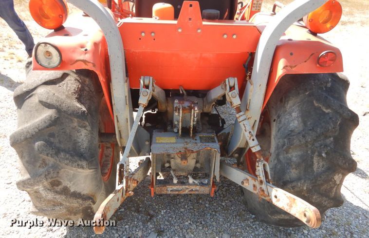 image for item GR9765 Kubota B2150  tractor