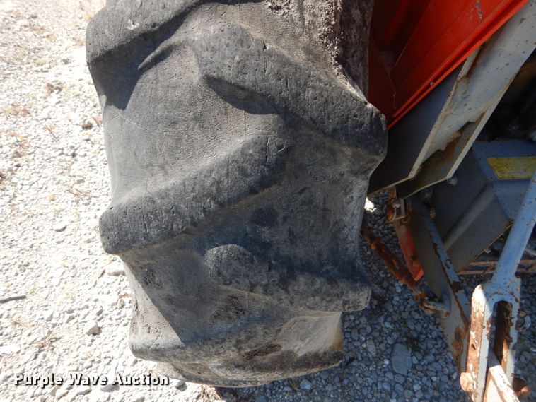 image for item GR9765 Kubota B2150  tractor