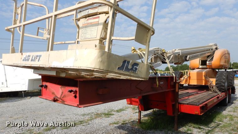 image for item GT9353 1975 Hyster drop deck equipment trailer