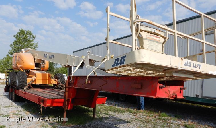 image for item GT9353 1975 Hyster drop deck equipment trailer